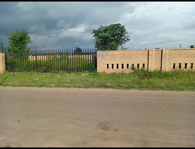 LAND FOR SALE IN LENASIA